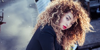 Ella Eyre. [Organizatorių nuotr.]